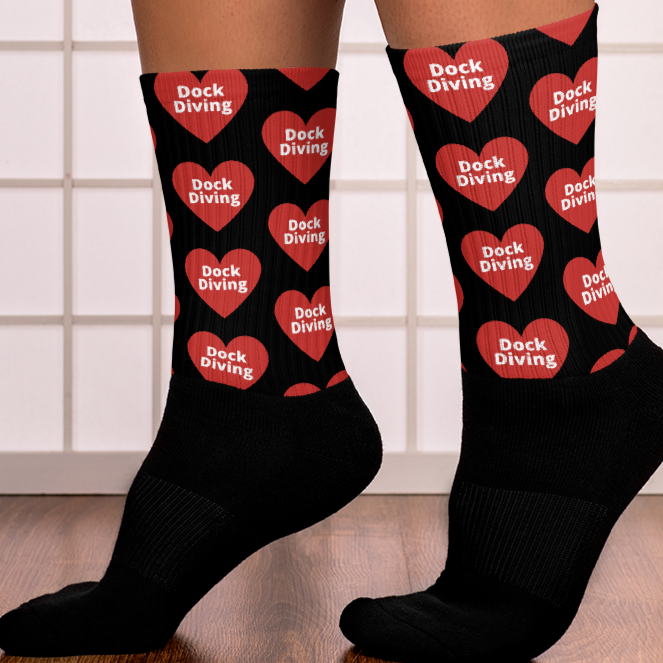 Allover Dock Diving in Heart Socks-Black